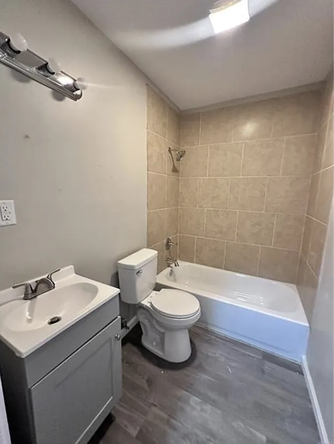 Spacious 3-Bed Single-Family Home with Central A/C and In-Unit Laundry — Photo 2