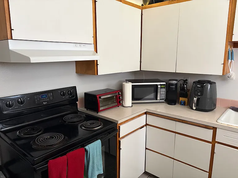 1605 NE Wheatland Dr #B — Photo 4