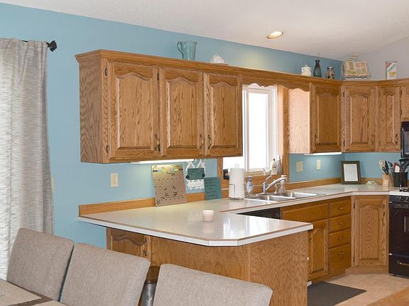 3rd image of 580 Fitzgerald Pl NE