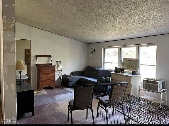 5th image of 183 Campfire Lane