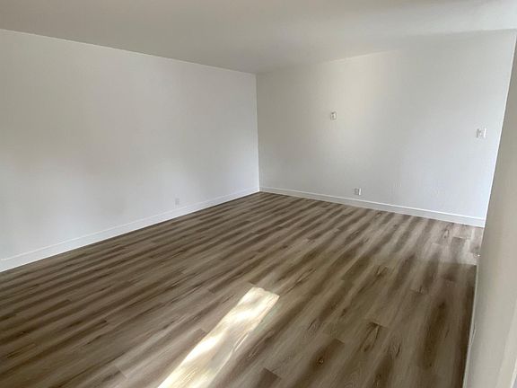 2nd image of 2560 Bowers Ave #1