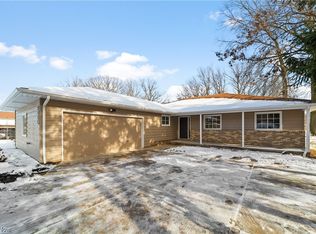 2131 Apple Dr, Euclid, OH 44143