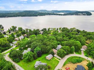 W11091 Lakeview Dr, Lodi, WI 53555