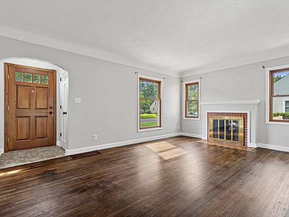 2nd image of 6300 Wentworth Ave