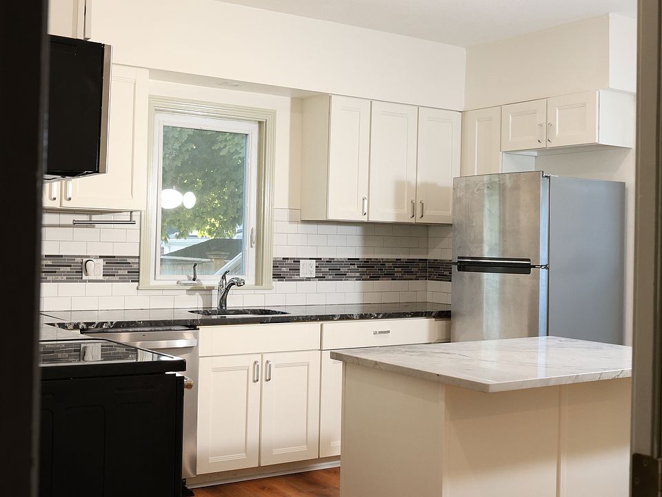 1st image of 39 Wright St #1