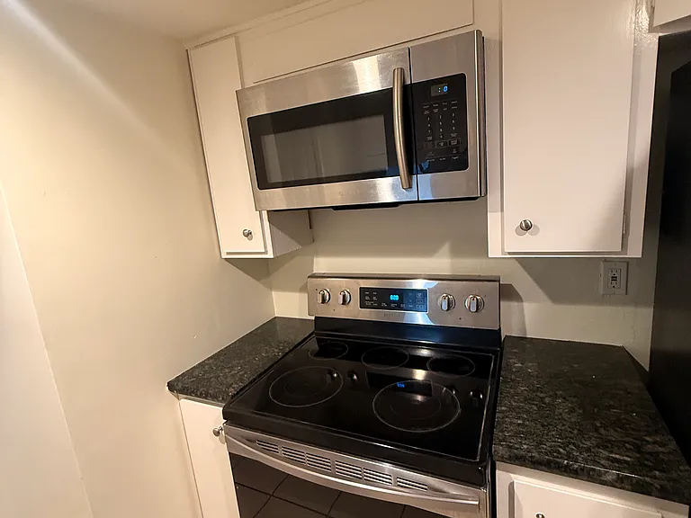 236 Red Oak Dr E #I — Photo 3