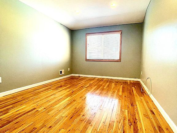 5th image of 1432 E 66th St Floor 2