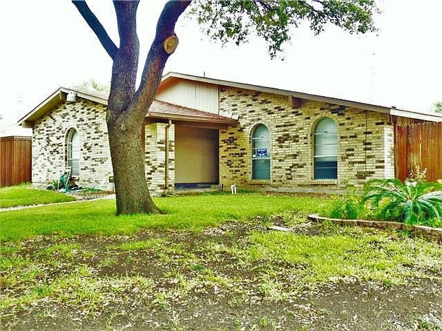 1st image of 702 Pinoak Dr
