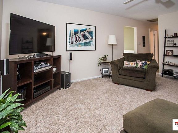 5th image of 1394 Clovercrest Ave NW