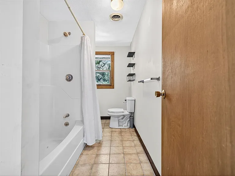 27 Joseph St #3 — Photo 9