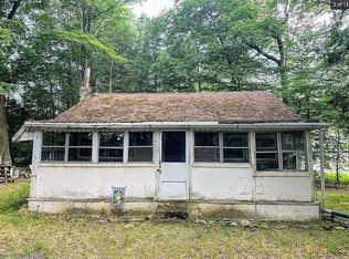 1328 Route 390, Greentown, PA 18426