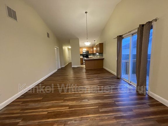 4th image of 3336 Berwin Green Dr