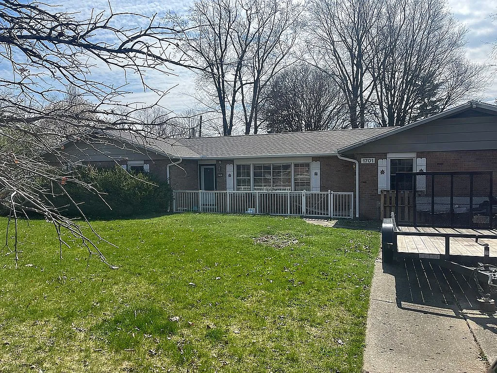 1701 Henry St photo 1
