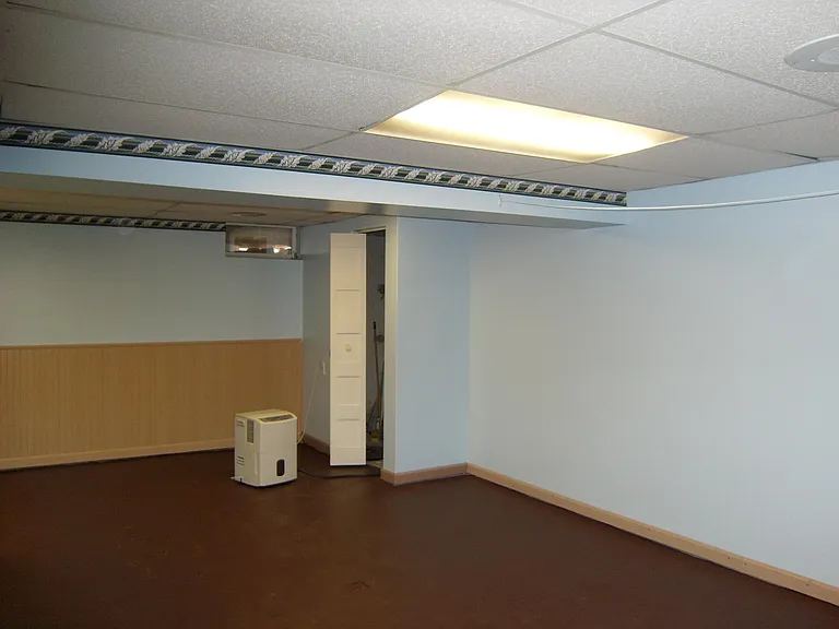 49 1/2 Meadowview Dr — Photo 3