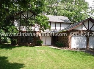 2031 Adderbury Ln, Madison, WI 53711