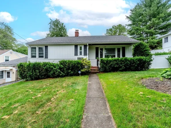 70 Rich St, Worcester, MA 01602