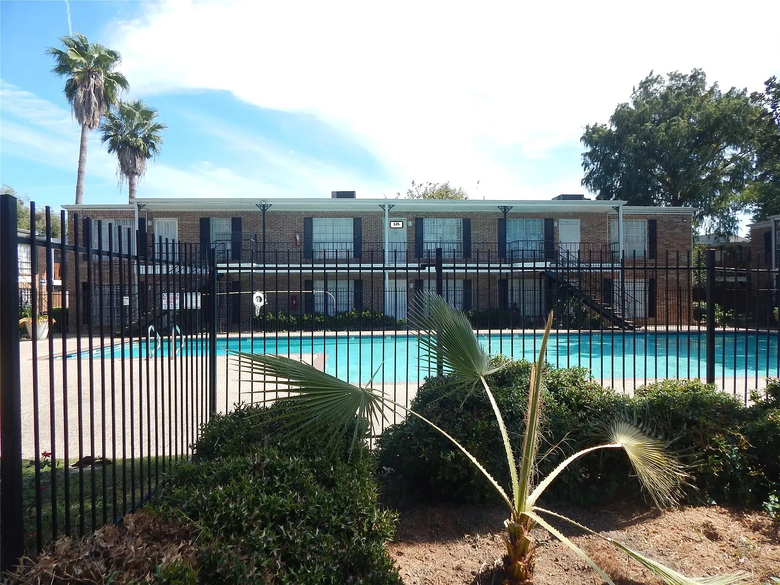 2 bed, 2.0 bath, 1015 sqft, $1,350 — Photo 1