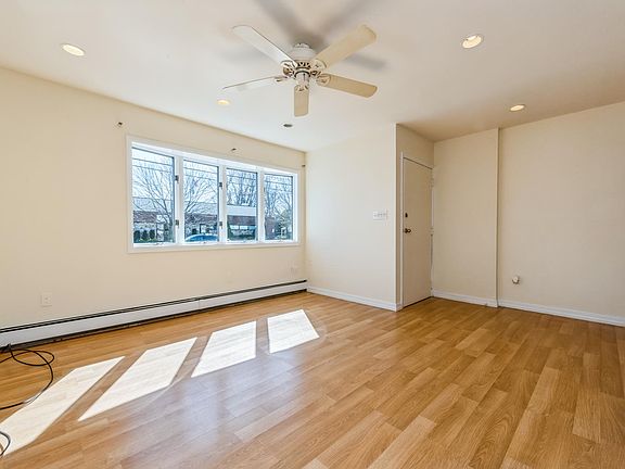 4th image of 2300 Penatiquit Ave