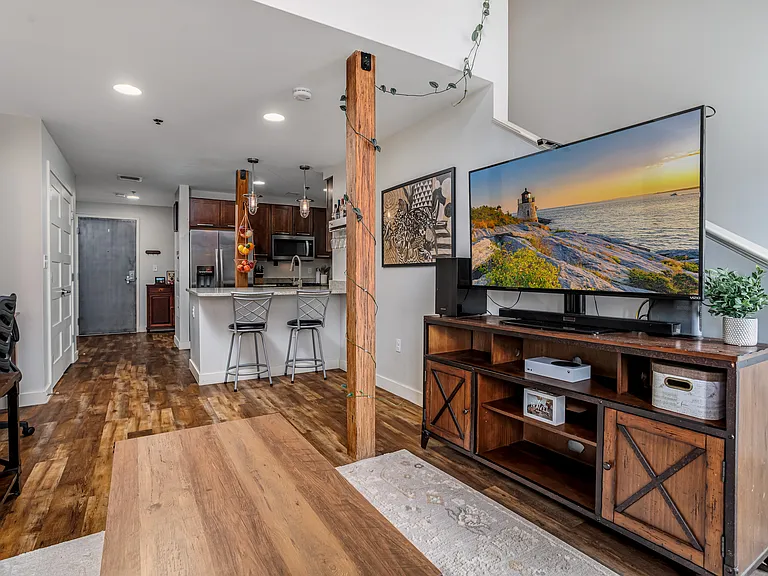 48 Water St #405 — Photo 3