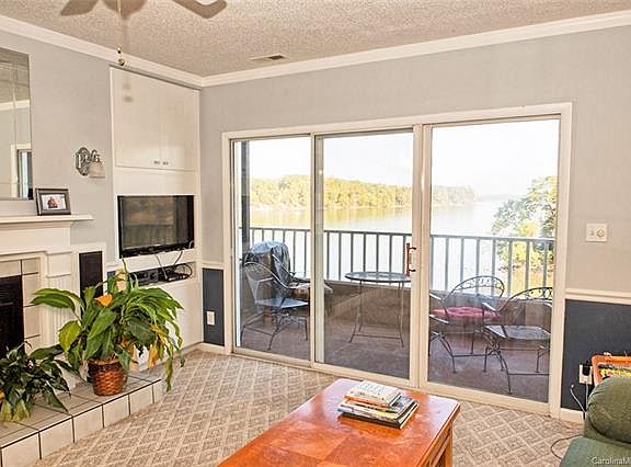 5th image of 9808 Emerald Point Dr Unit 7