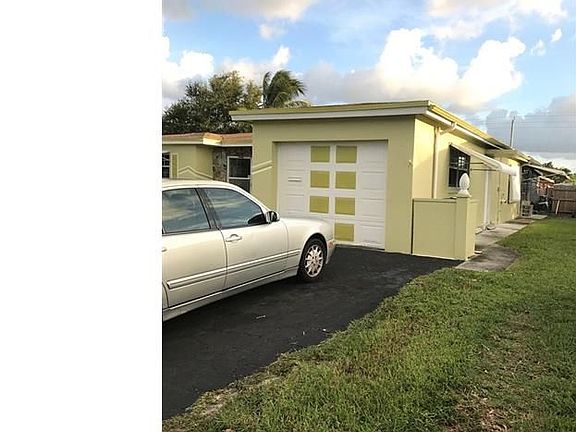 5th image of 4710 NW 41st Ct