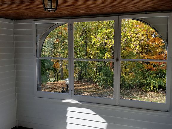 4th image of 2068 Maplecrest Dr