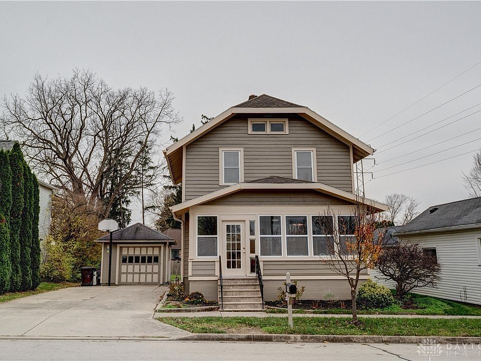 1st image of 213 W Monument St