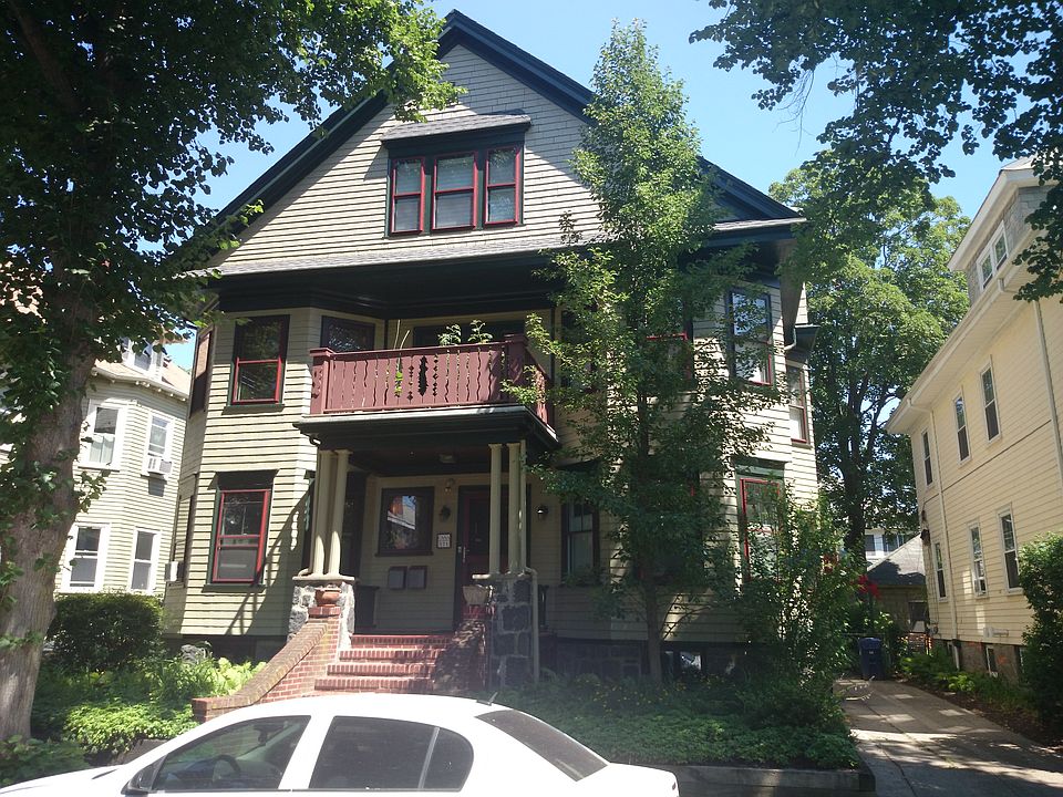 2nd image of 71 Moraine St #1