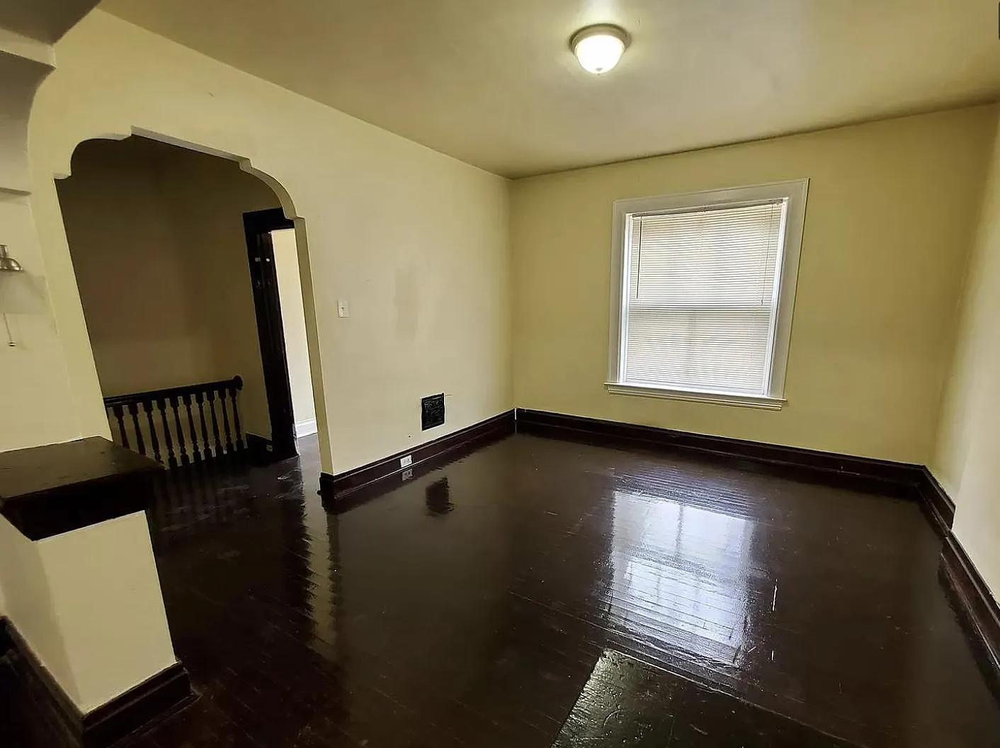 3 bed, 1300 sqft, $1,200 — Photo 2