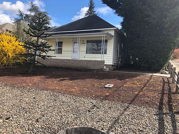 3rd image of 15796 SW Willamette St
