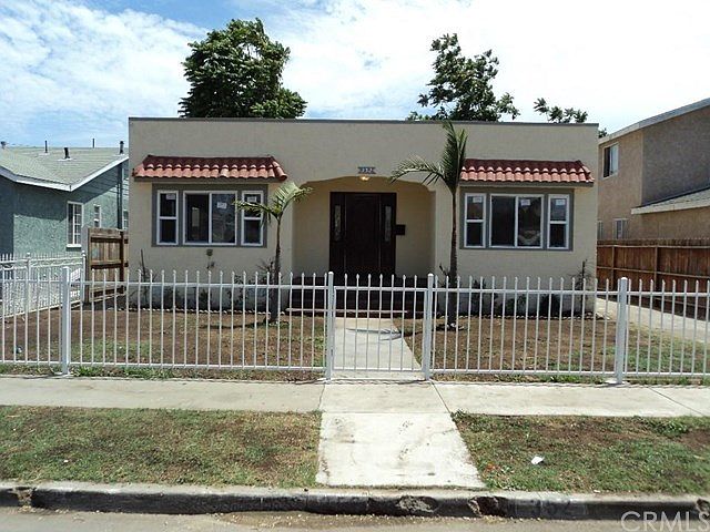 1st image of 352 E 118th Pl