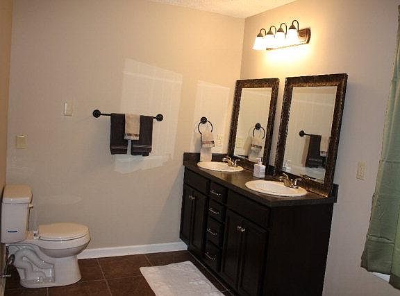 4th image of 144 Carlton Dr
