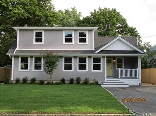 310 Aster Rd, West Islip, NY 11795