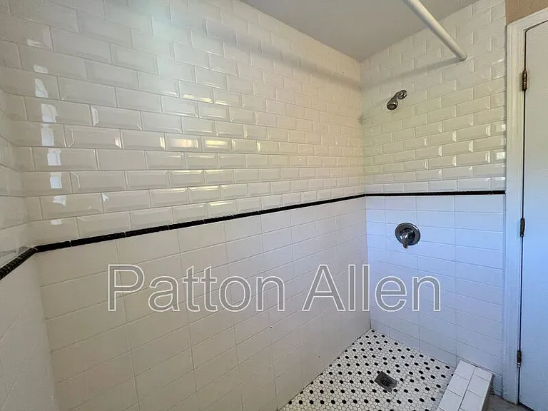 114 Clingman Ave — Photo 11