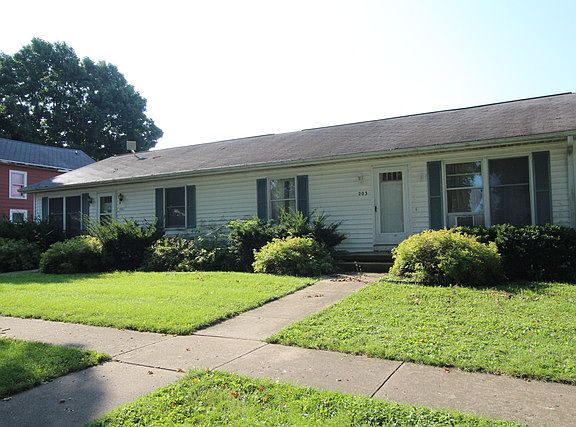 2nd image of 201 W Navaho Ave
