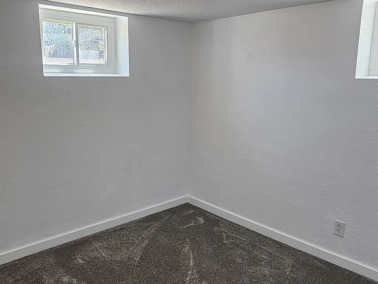 150 E 1100 N — Photo 19