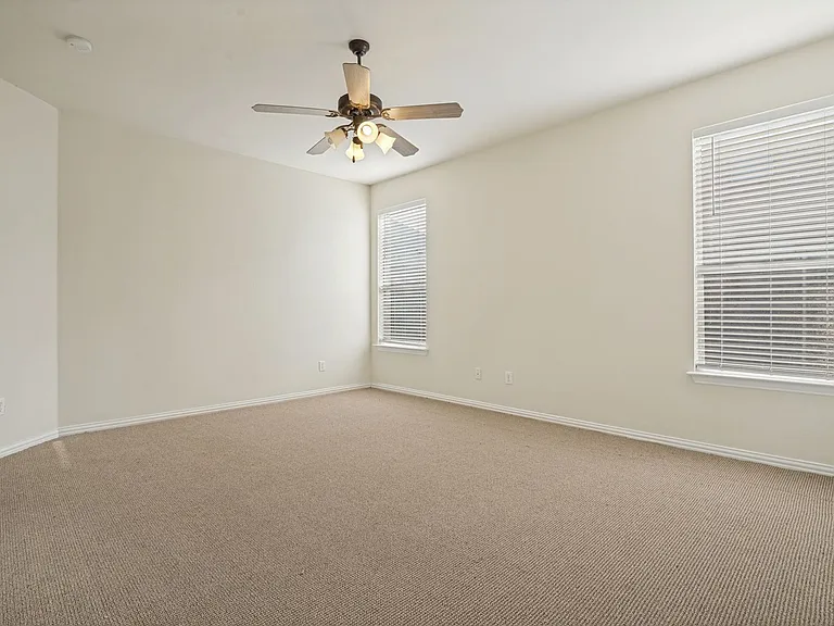 1000 Leoti Ln — Photo 12