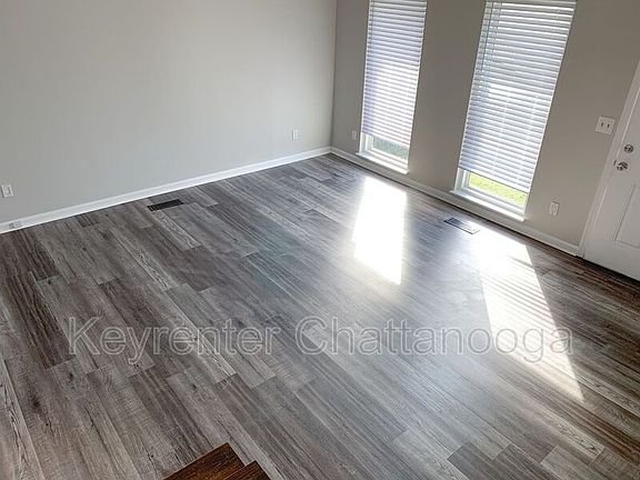 4th image of 4652 Cary Ln #1