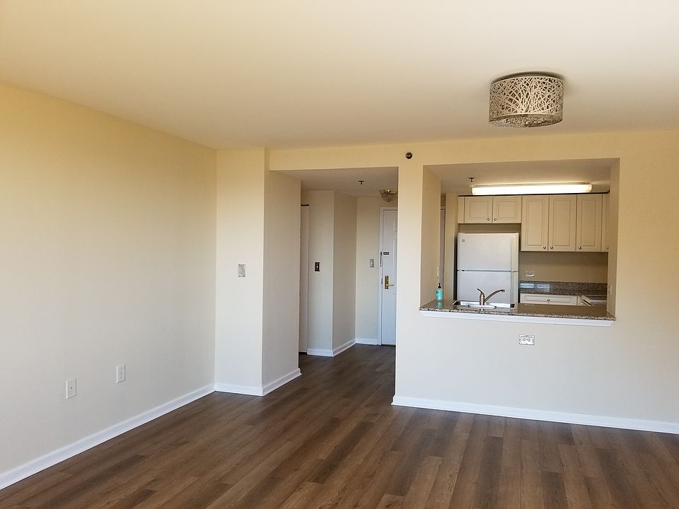 1st image of 100 Old Palisade Rd APT 702