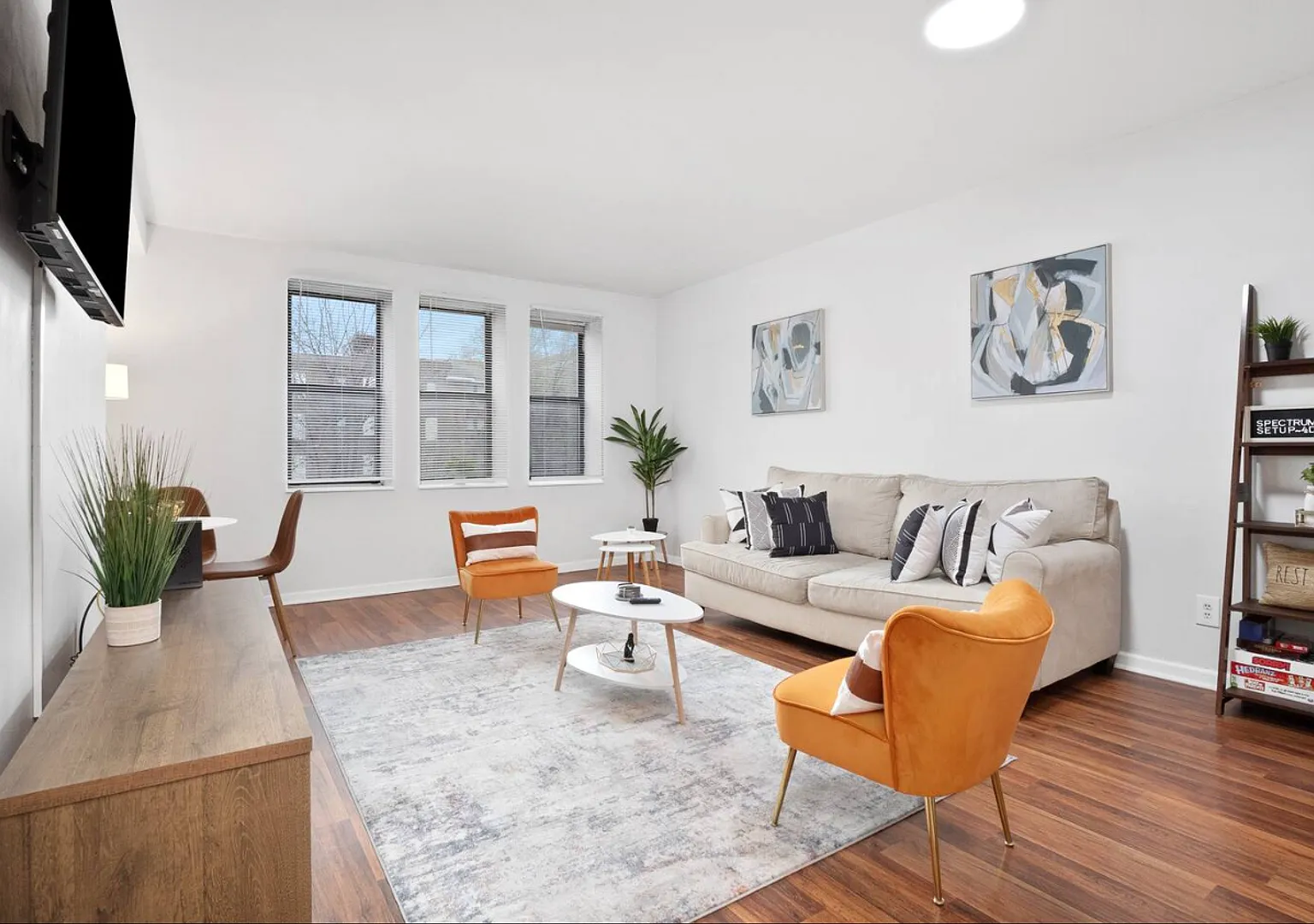 Pershing Properties — Photo 3