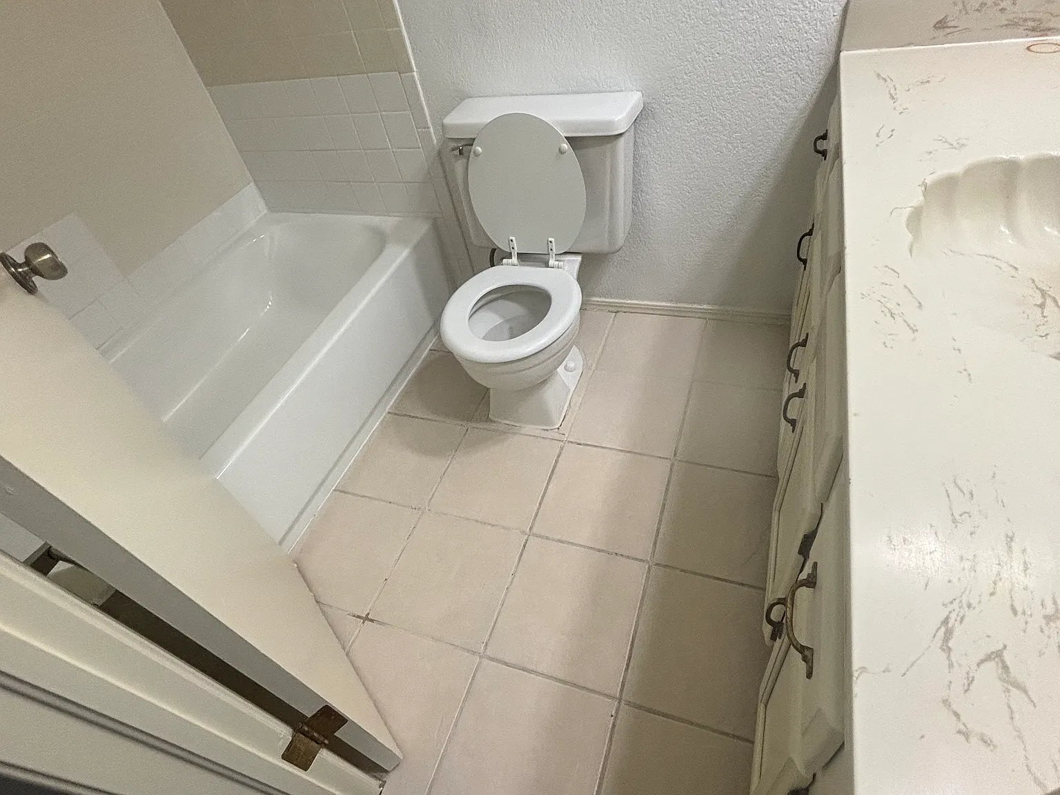 2 bed, 2.5 bath, 1224 sqft, $1,350 — Photo 3