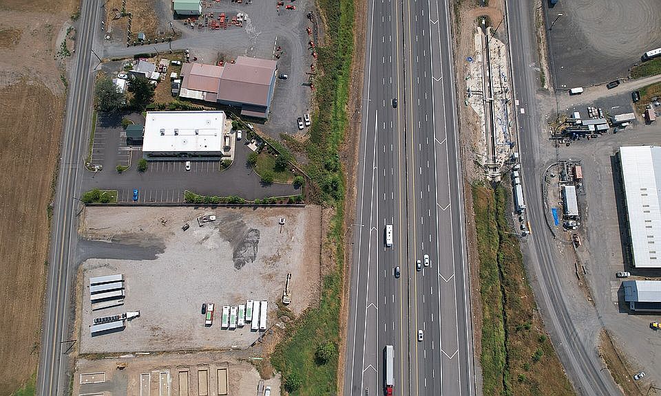 2nd image of 1676 Bishop Rd