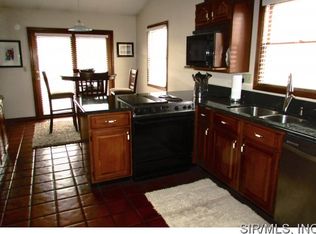 1418 Elmwood Dr, Alton, IL 62002