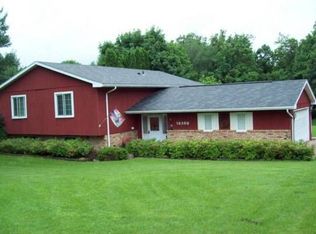 10300 Hall Rd, Cedar Rapids, IA 52411