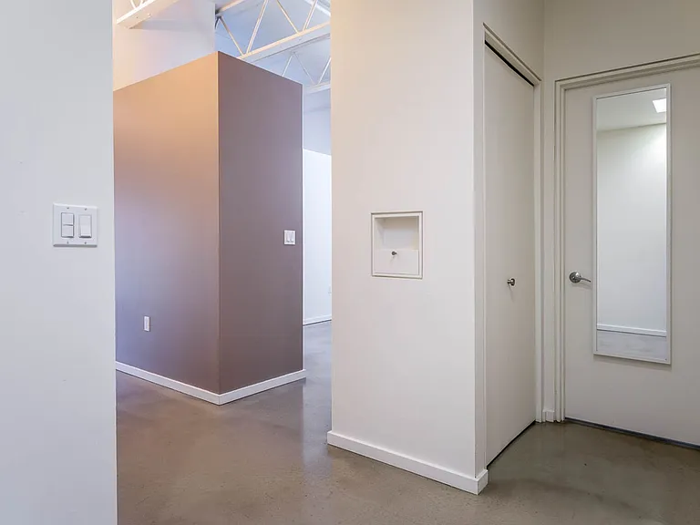 3531 NE 15th Ave — Photo 17
