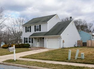 2 Torrington Dr, Sicklerville, NJ 08081