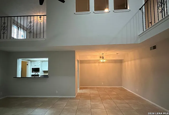 3 bed, 2.0 bath, 2085 sqft, $1,900 — Photo 4
