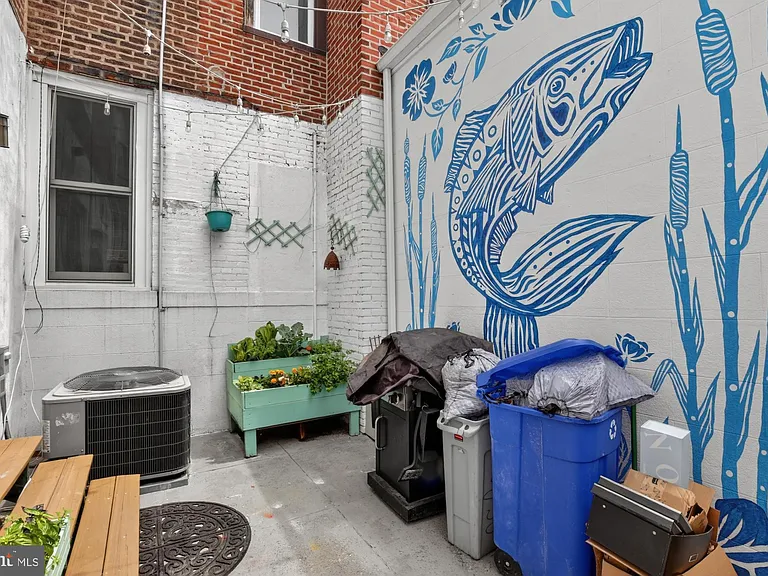 2356 E Susquehanna Ave — Photo 14