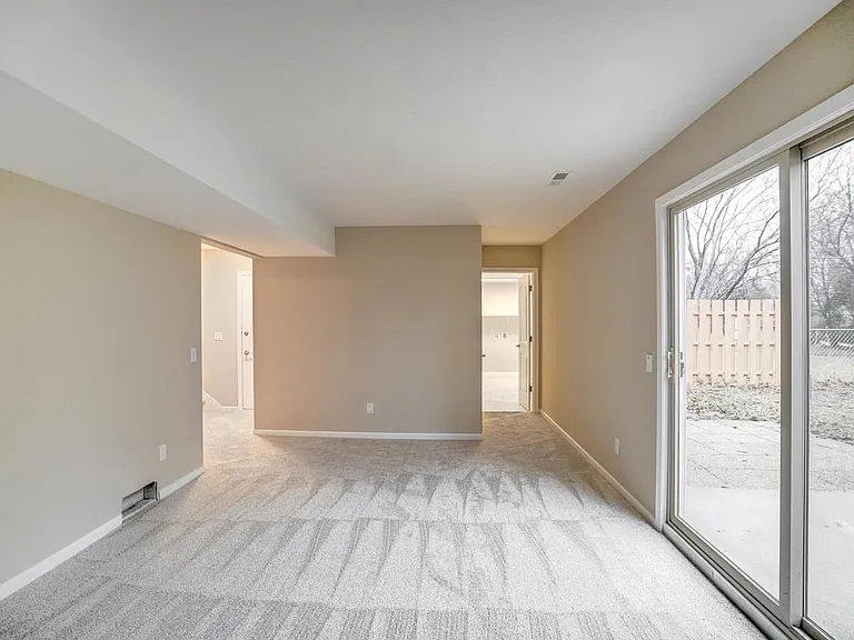 2678 Richardson St — Photo 24