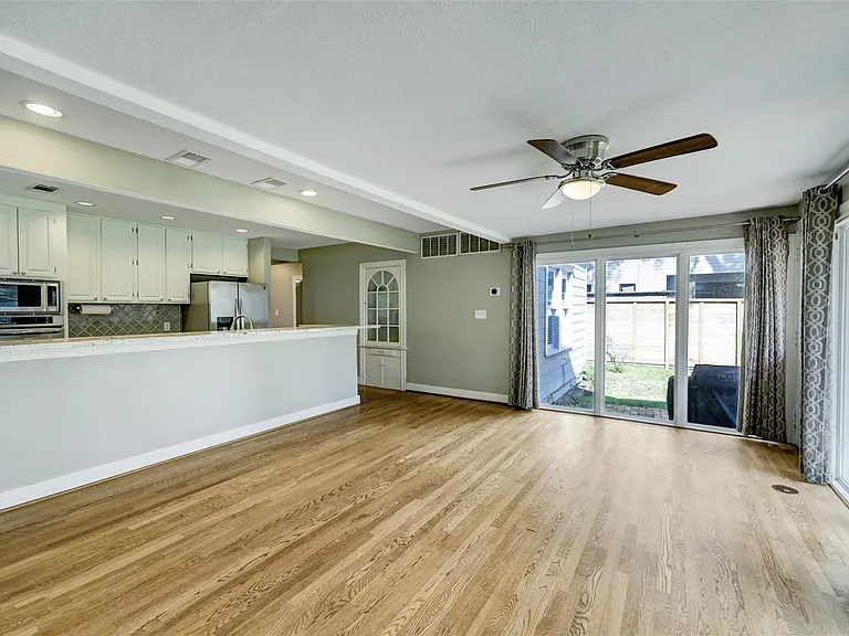 713 Sue Barnett Dr — Photo 7